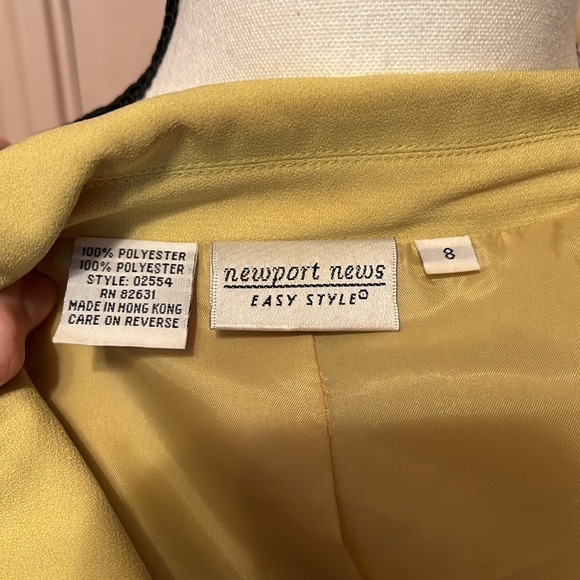 Newport News Easy Style Pant Suit - Picture 12 of 12